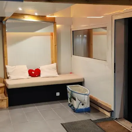 La Cabane Rustique Du Bassin Apartment *